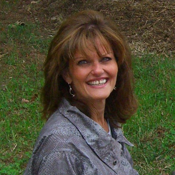 Meet your Posher, Lisa - Picture 1 of 1